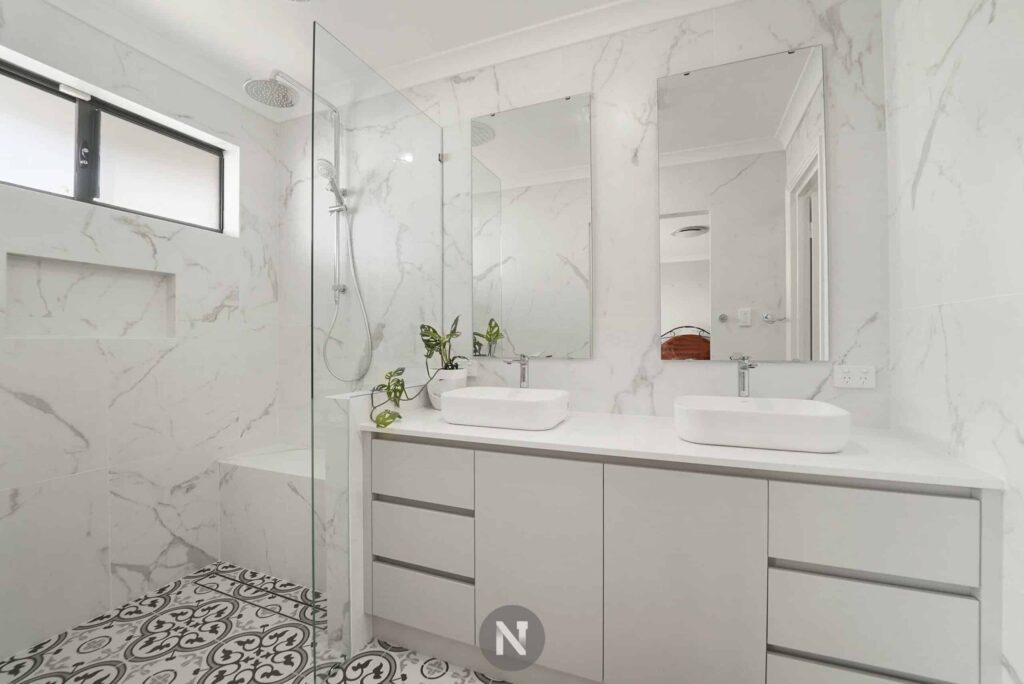 luxury hampton style bathroom