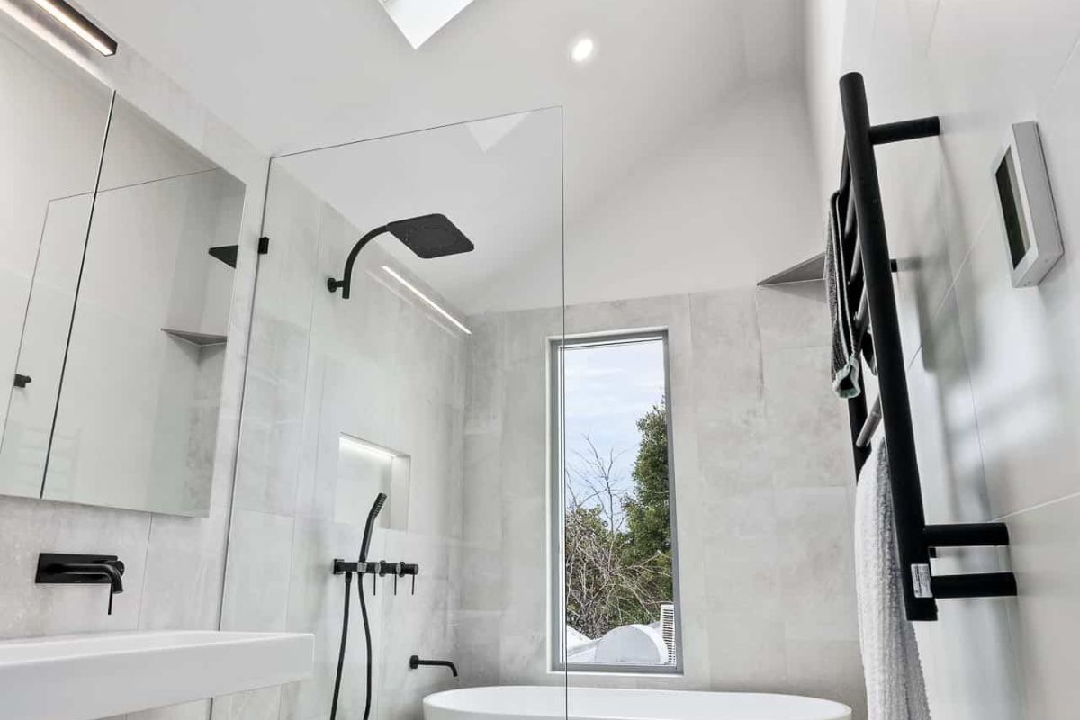 Bathroom tile ideas for a bright and cohesive space.